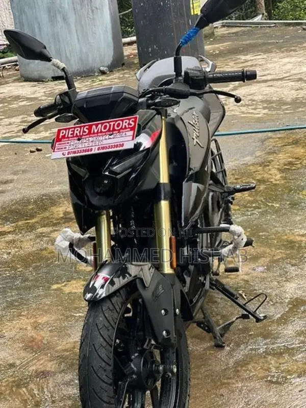 Bajaj Pulsar N160 Premium 2026