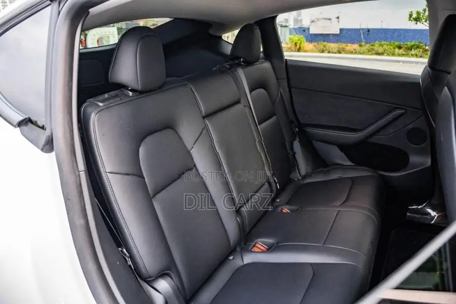 Tesla Model Y LONG RANGE FULL SPEC 2025