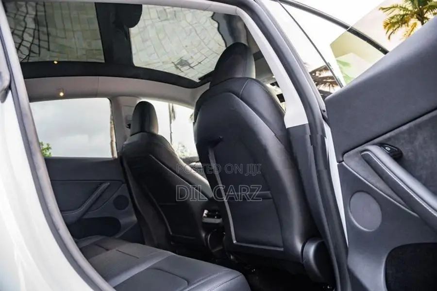 Tesla Model Y LONG RANGE FULL SPEC 2025