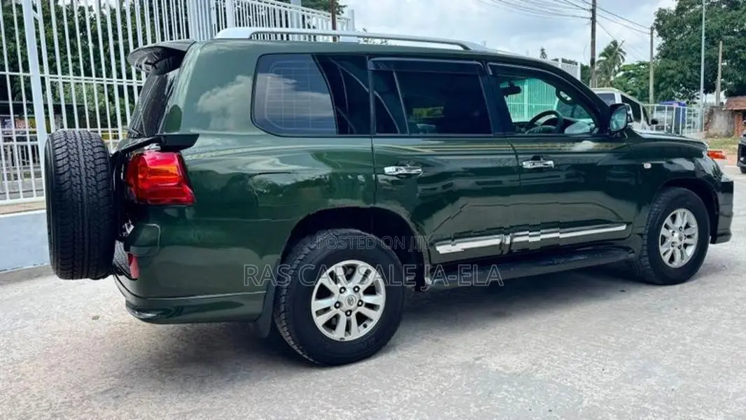 Toyota Land Cruiser Prado 2011