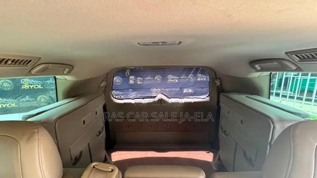 Toyota Land Cruiser Prado 2011