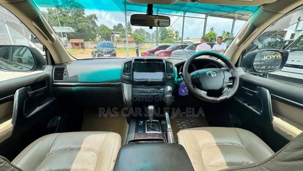 Toyota Land Cruiser Prado 2011