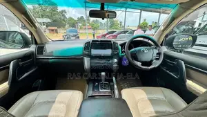 Toyota Land Cruiser Prado 2011