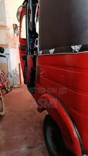 Bajaj RE 2000