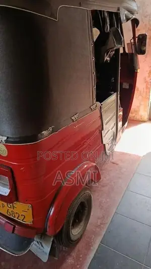 Bajaj RE 2000