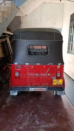 Bajaj RE 2000