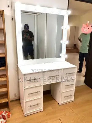 White Hollywood Dressing Table