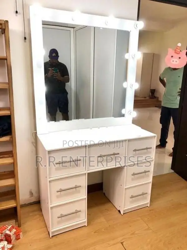 White Hollywood Dressing Table