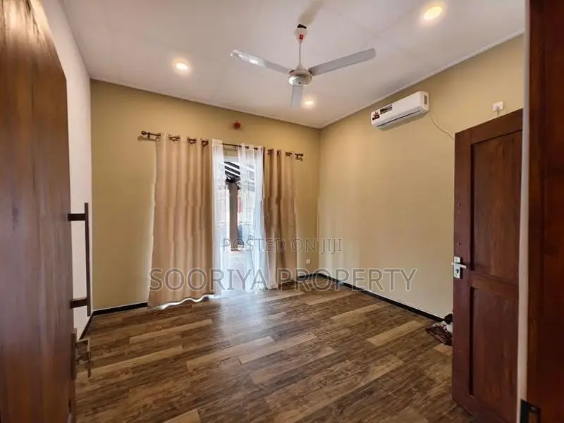 NEW HOUSE FOR SALE IN NEGOMBO ROAD JA- ELA