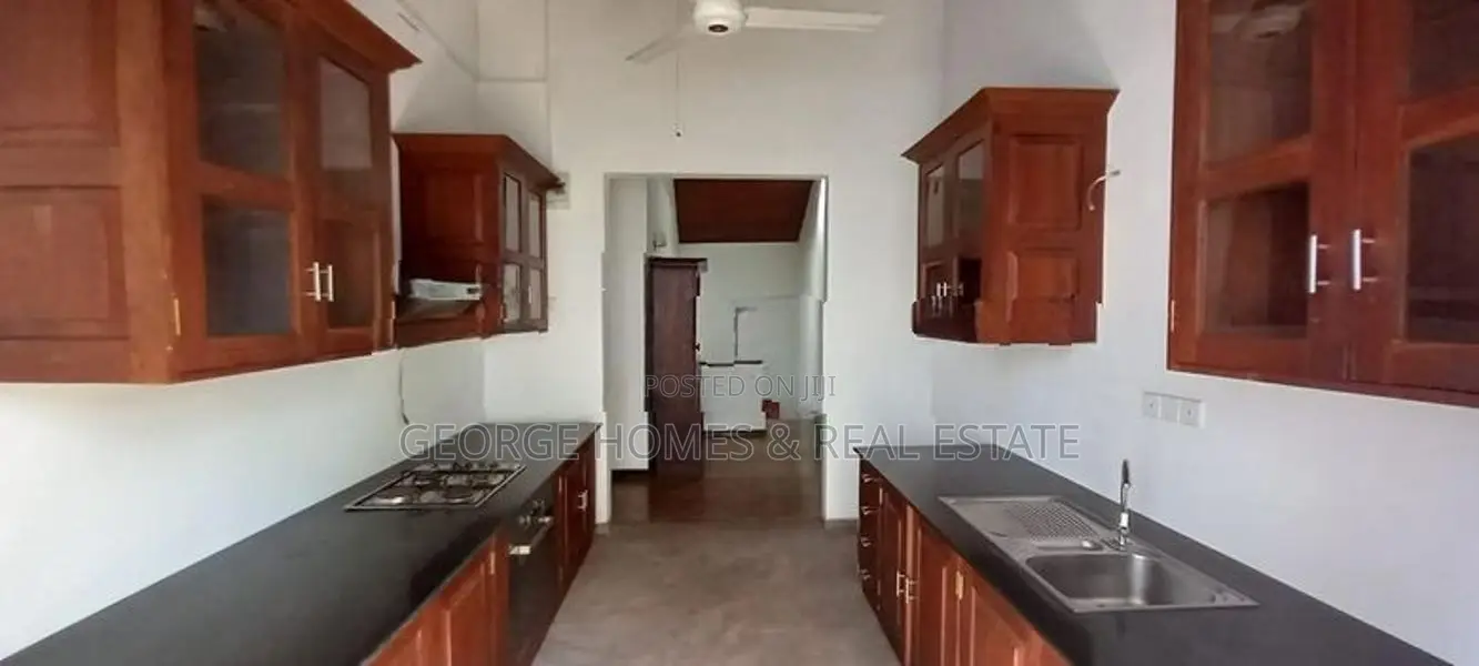 Fully Furnished 1st Floor House for Rent Colombo 07