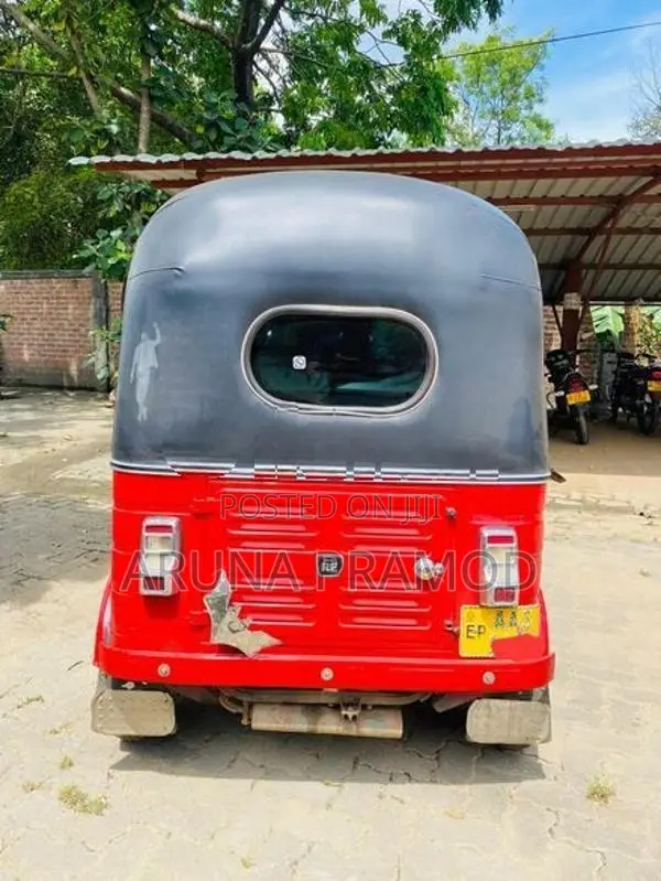 Bajaj RE 2014