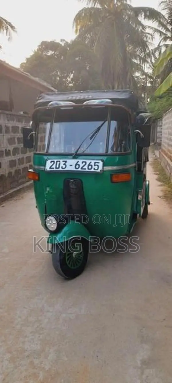 Bajaj RE 2002