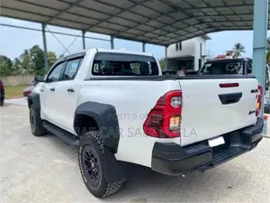 Toyota Hilux REVO GR SPORT 2025