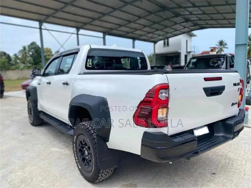 Toyota Hilux REVO GR SPORT 2025