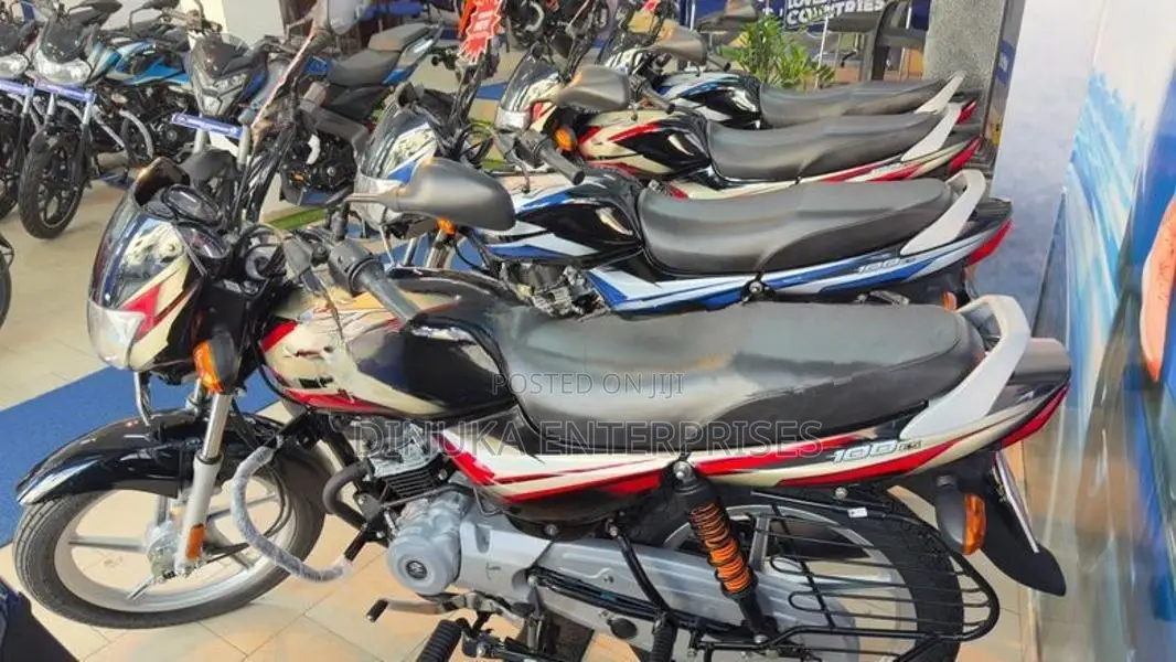 Bajaj CT100 es 2026