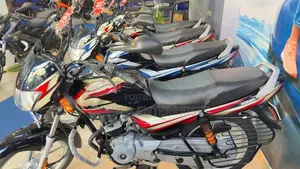 Bajaj CT100 es 2026