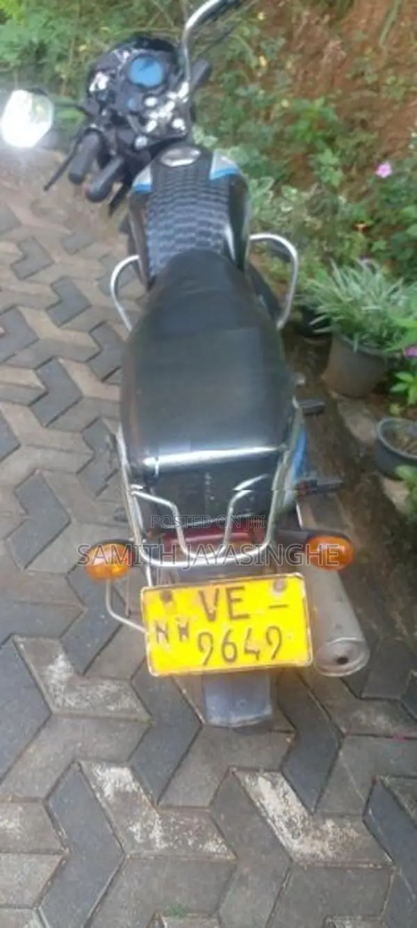 Bajaj CT100 2009