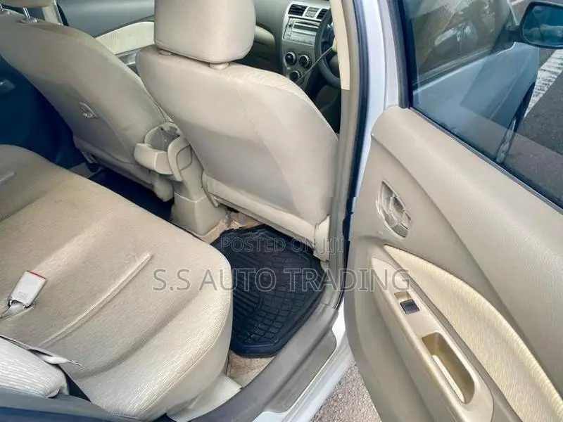 Toyota Belta S GRADE 2010