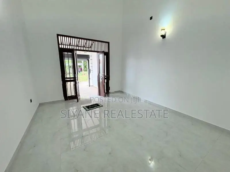 Luxury New House for Sale in Thalahena - Halbarawa