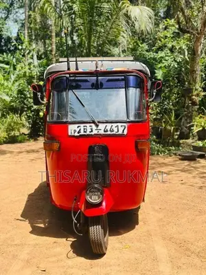 Bajaj RE 2000