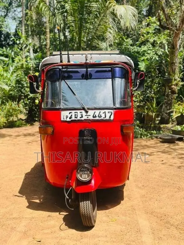 Bajaj RE 2000