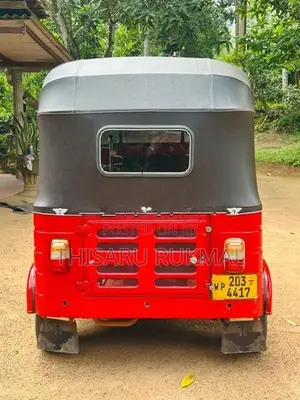 Bajaj RE 2000
