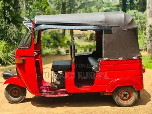 Bajaj RE 2000