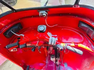 Bajaj RE 2000