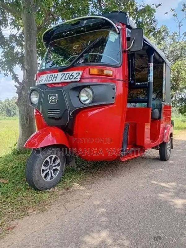 Bajaj RE 2016