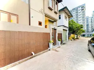 Elegant Brand New Residence for Sale – Thalawathugoda