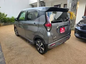 Mitsubishi EK Custom X Cross 2024
