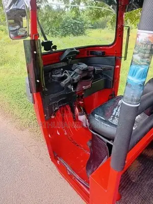 Bajaj RE 2016