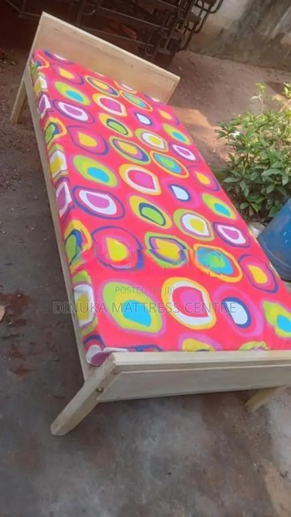 Bed with mattress 6×3ft
