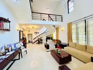 Spacious 5 Bedroom Luxury Residence with Solar Power in Kotte