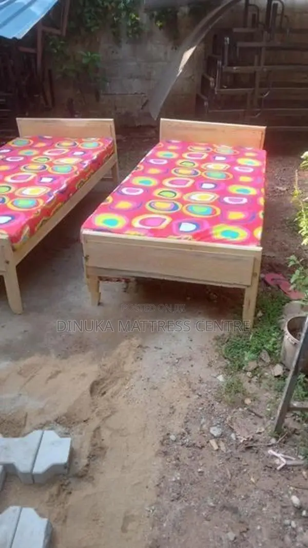 Bed with mattress 6×3ft