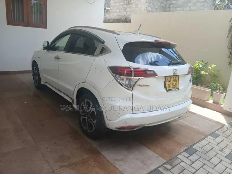 Honda Vezel 2016