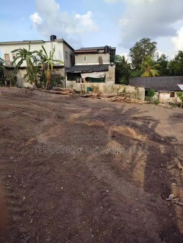 Land in Gampaha Town Plot 04