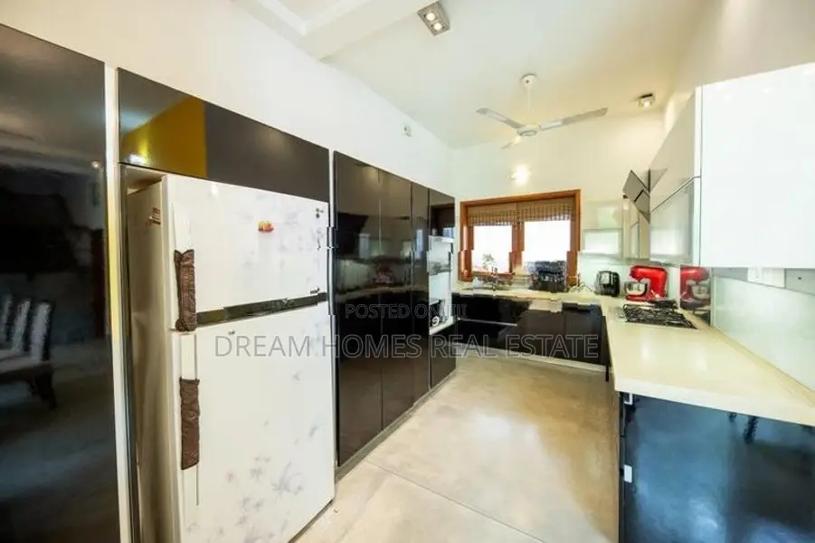 Fully Equipped Luxury house for Sale Near Nugegoda