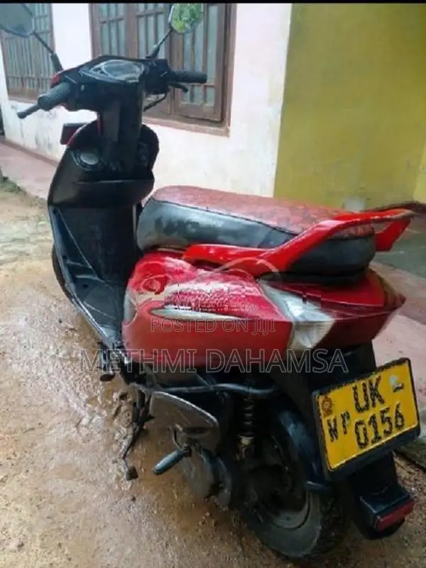 Bajaj Kristal 2009