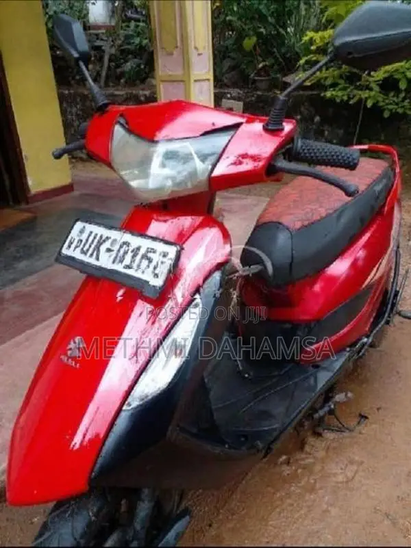 Bajaj Kristal 2009
