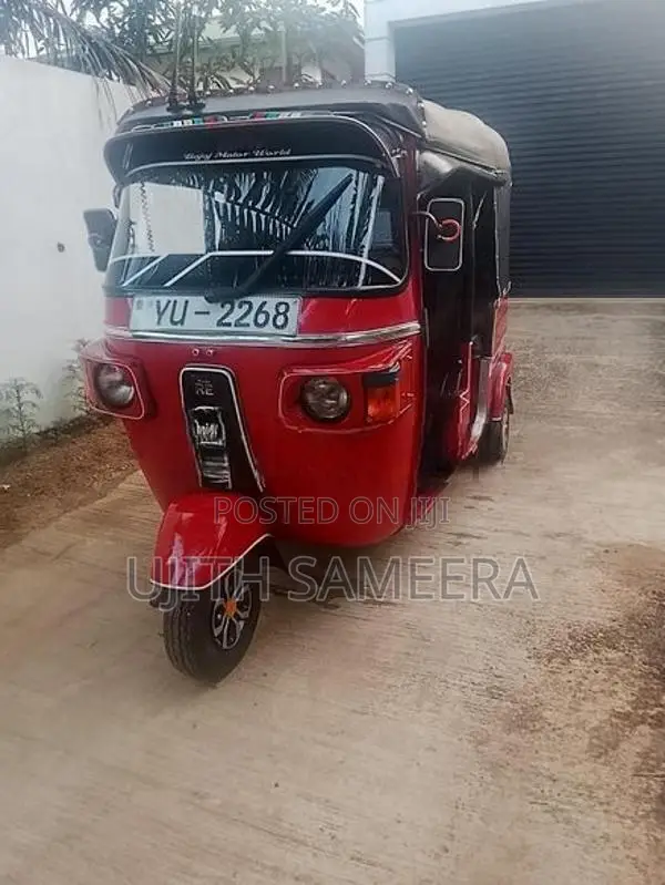 Bajaj RE 2011