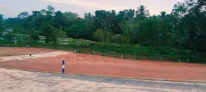 බණ්ඩාරගම උයන්වත්ත වැව අස්ලින් ඉතා වටිනා ඉඩම්