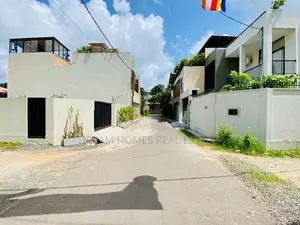 Brand New Luxury Modern Home for Sale in Athurugiriya