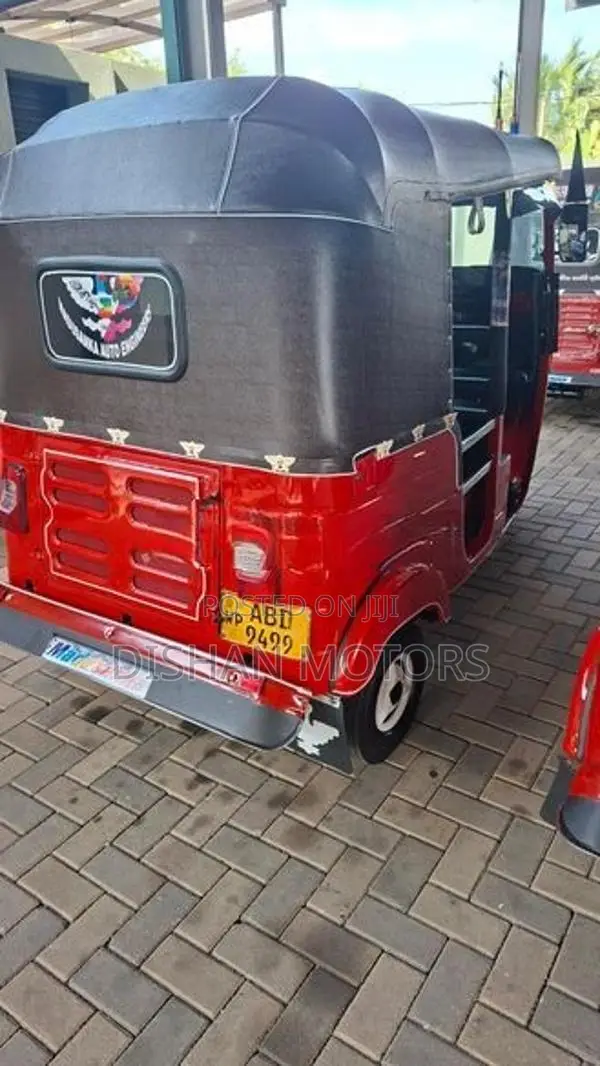 Bajaj RE 4Stroke 2015