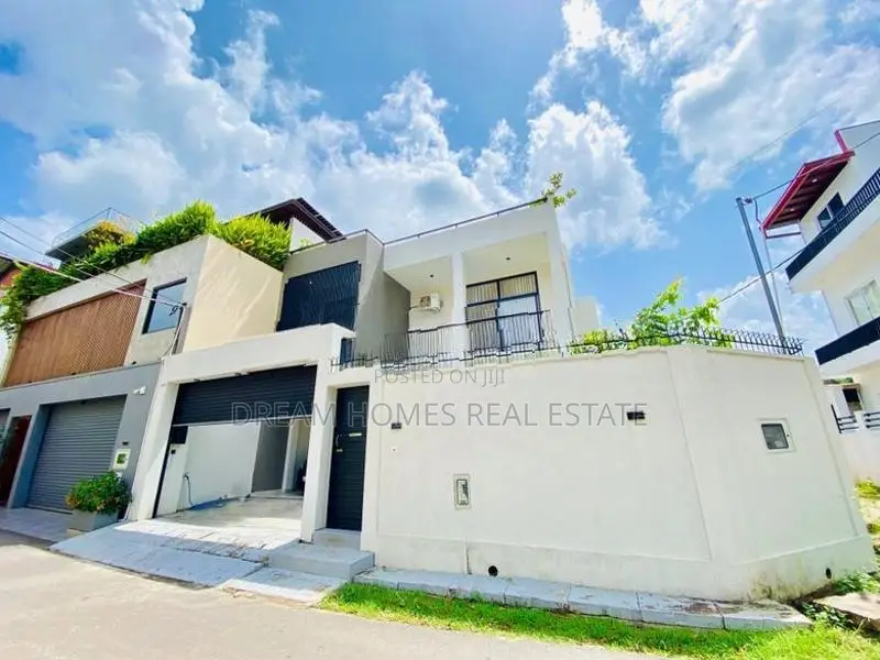 Brand New Luxury Modern Home for Sale in Athurugiriya