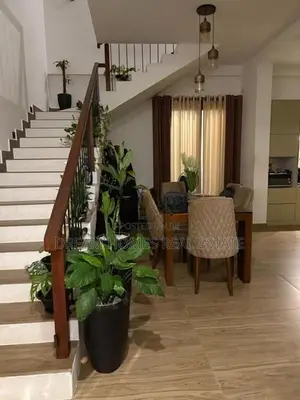 Luxury 3-Story Residence for Sale in Kahathuduwa