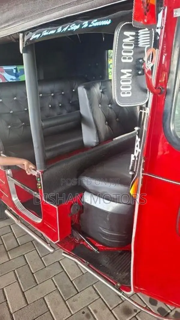 Bajaj RE 4Stroke 2016
