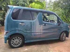 Suzuki Wagon R Custom Z 2023
