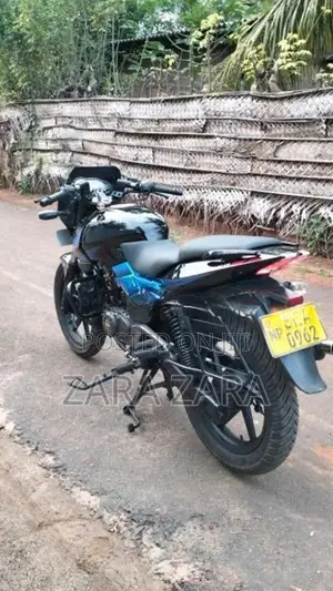 Bajaj Pulsar 180 2016