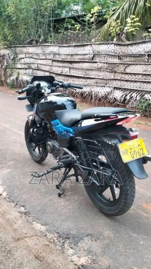 Bajaj Pulsar 180 2016